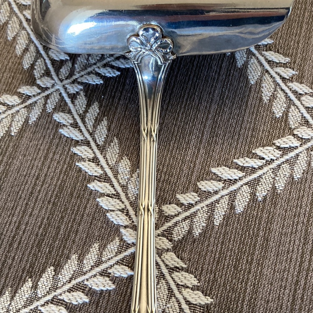 Antique Crumber